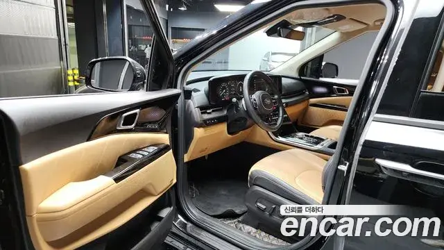 Kia Carnival 2021 — ფოტო 10/20
