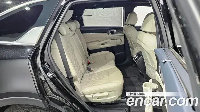 Kia Sorento 2022 — Фото 11/20