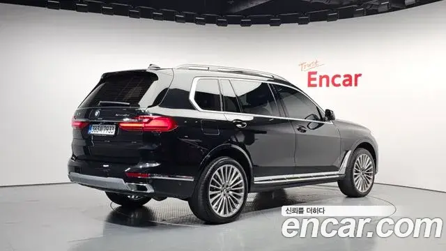 BMW X7 2022 — ფოტო 18/20
