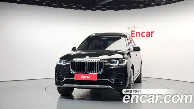 BMW X7 2022 — ფოტო 17/20