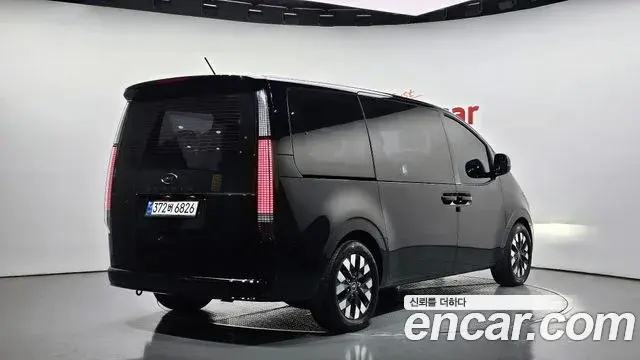 Hyundai Staria 2021 — Photo 17/20