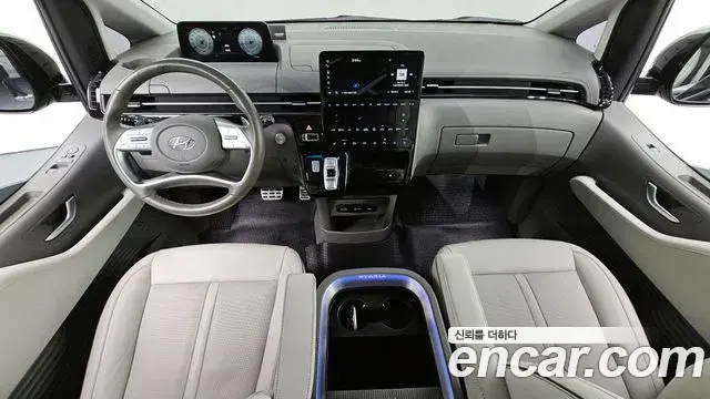 Hyundai Staria 2021 — Photo 2/20
