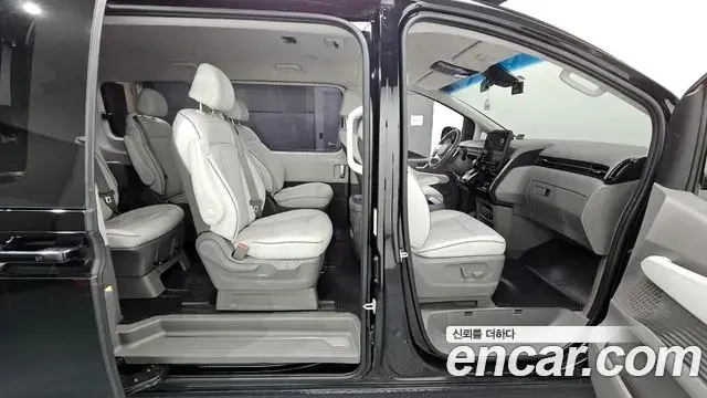 Hyundai Staria 2021 — Photo 18/20