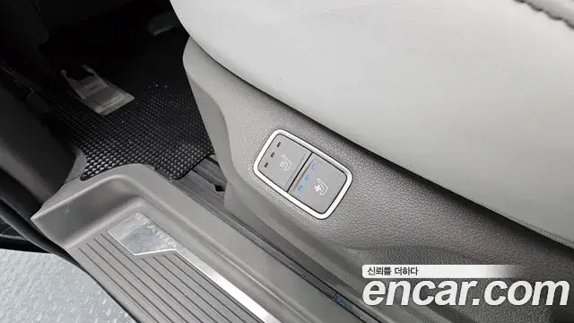 Hyundai Staria 2021 — Photo 19/20