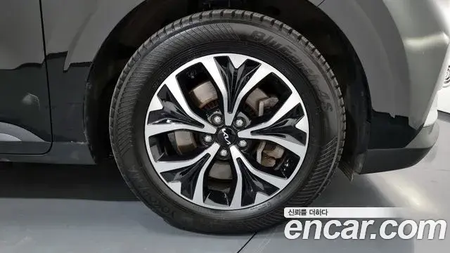 Kia Carnival 2023 — Photo 15/20