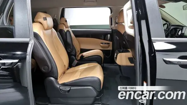 Kia Carnival 2023 — Photo 9/20