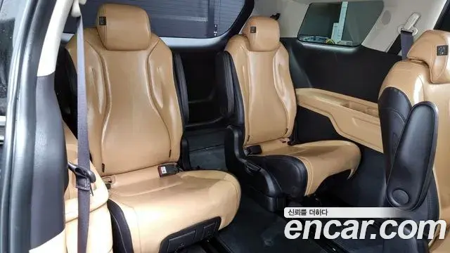 Kia Carnival 2023 — Photo 14/20