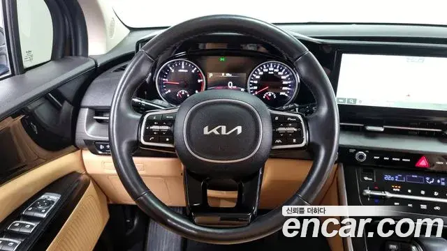 Kia Carnival 2023 — Photo 2/20