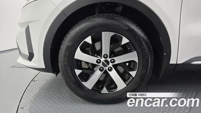 Kia Sorento 2022 — Photo 5/20