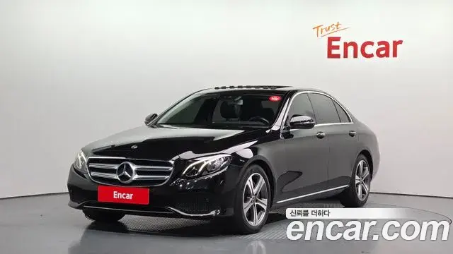 Mercedes-Benz E-Class 2019 — Photo 2/20