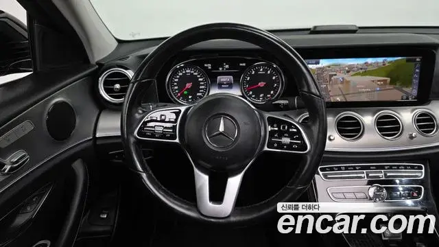 Mercedes-Benz E-Class 2019 — Photo 20/20