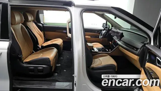 Kia Carnival 2022 — Şəkil 18/20