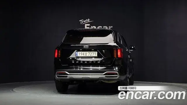 Kia Sorento 2021 — Фото 4/20