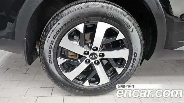 Kia Sorento 2021 — Фото 5/20