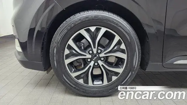 Kia Carnival 2021 — Фото 5/20