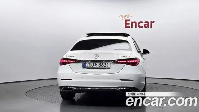 Mercedes-Benz C-Class 2022 — ფოტო 17/20