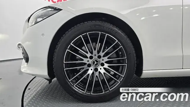 Mercedes-Benz C-Class 2022 — ფოტო 9/20