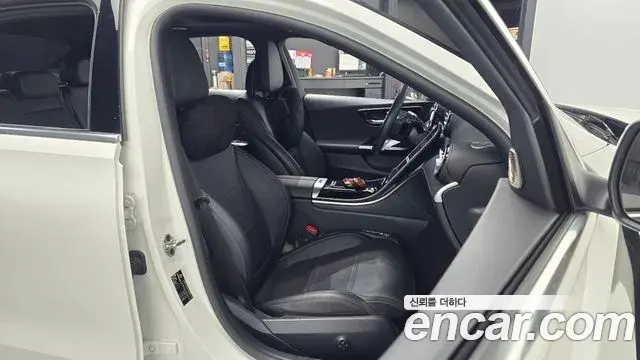 Mercedes-Benz C-Class 2022 — ფოტო 4/20