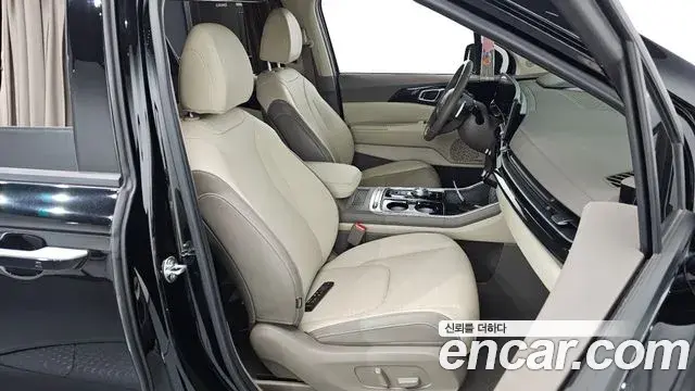 Kia Carnival 2024 — Photo 9/20