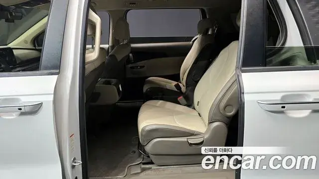 Kia Carnival 2020 — Photo 12/20