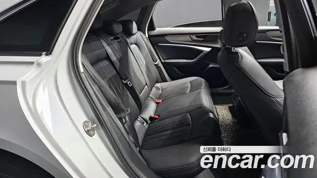 Audi A6 2021 — ფოტო 17/20