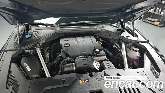 Genesis GV70 2021 — ფოტო 12/20