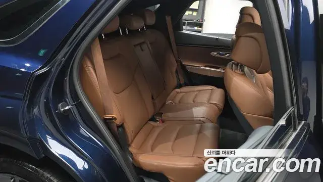 Genesis GV70 2021 — ფოტო 19/20