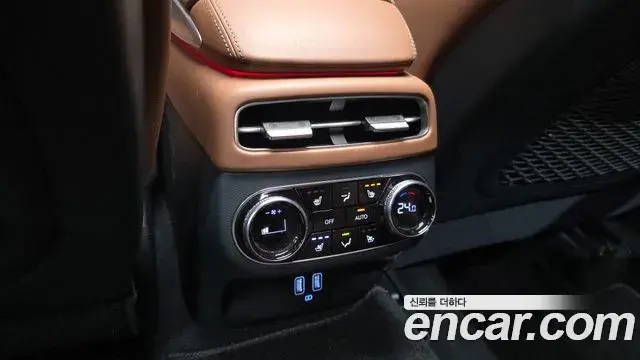 Genesis GV70 2021 — ფოტო 2/20