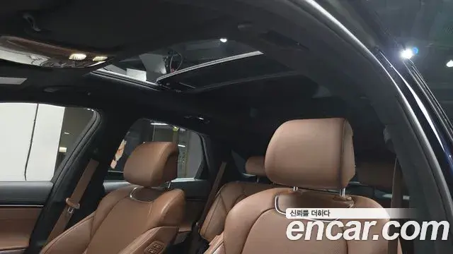 Genesis GV70 2021 — ფოტო 13/20