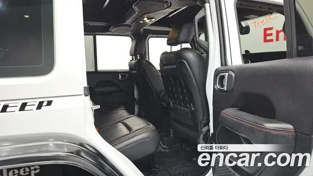 Jeep Wrangler 2020 — Фото 11/20