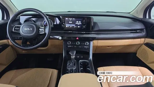 Kia Carnival 2023 — Photo 9/20