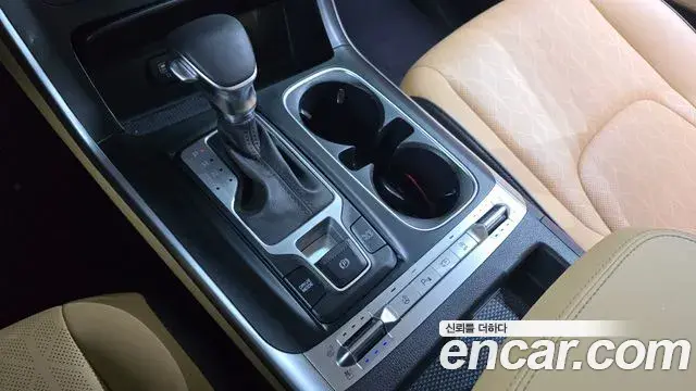 Kia Carnival 2023 — Photo 19/20