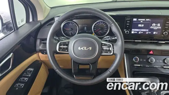 Kia Carnival 2023 — Photo 4/20