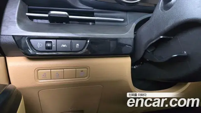 Kia Carnival 2023 — Photo 14/20