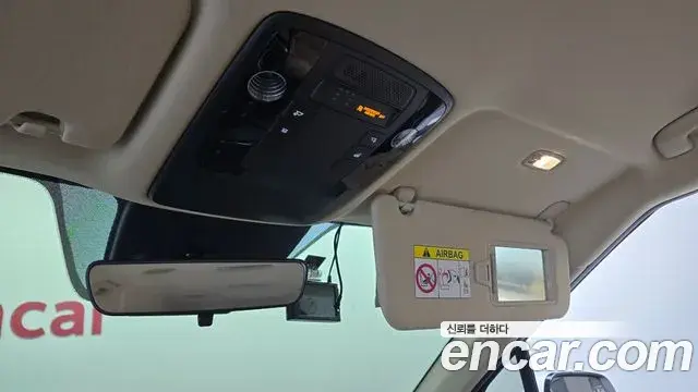Kia Carnival 2023 — Photo 15/20