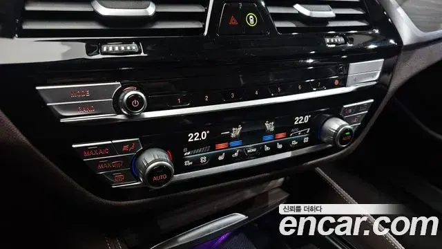BMW 5 Series 2021 — Фото 17/20