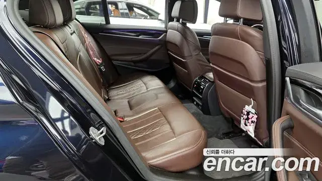 BMW 5 Series 2021 — Şəkil 17/20