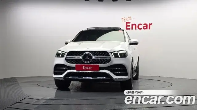 Mercedes-Benz GLE-Class 2021 — Photo 12/20