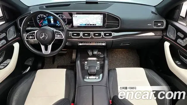 Mercedes-Benz GLE-Class 2021 — Photo 5/20
