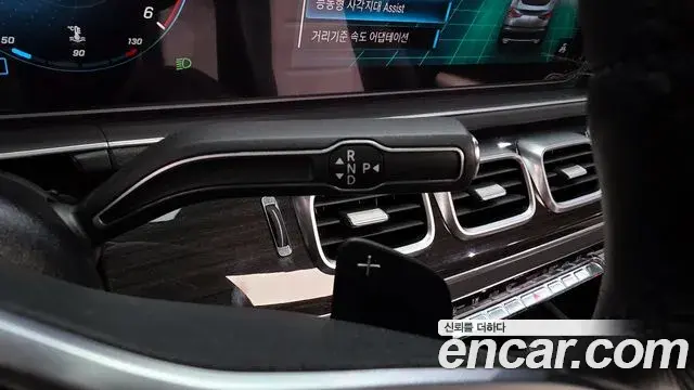 Mercedes-Benz GLE-Class 2021 — Photo 13/20