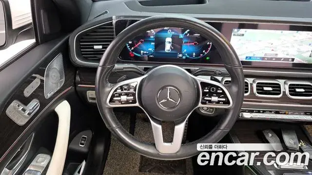 Mercedes-Benz GLE-Class 2021 — Photo 9/20