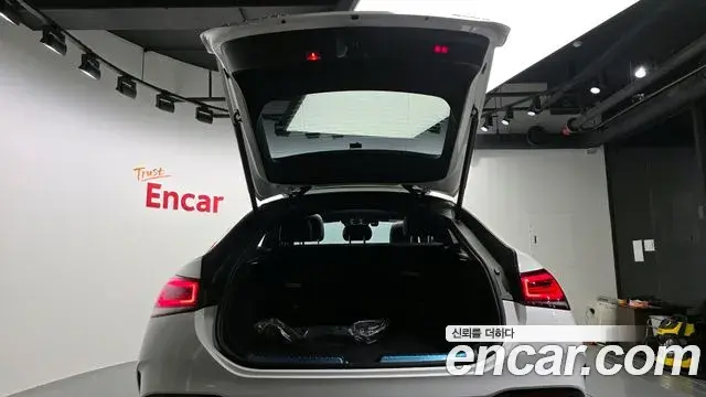 Mercedes-Benz GLE-Class 2021 — Photo 18/20