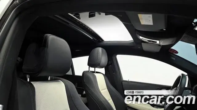Mercedes-Benz GLE-Class 2021 — Photo 6/20