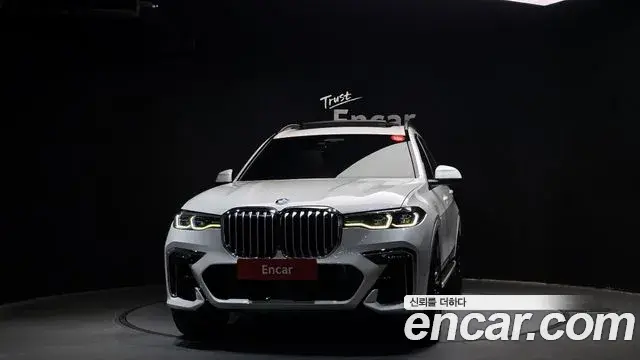 BMW X7 2022 — ფოტო 4/20