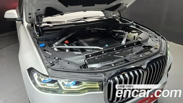 BMW X7 2022 — ფოტო 13/20