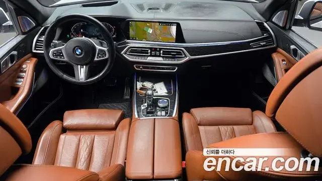 BMW X7 2022 — ფოტო 8/20