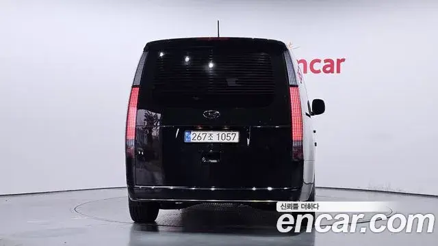 Hyundai Staria 2021 — ფოტო 16/20