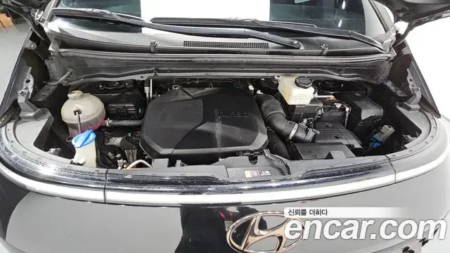 Hyundai Staria 2021 — ფოტო 6/20