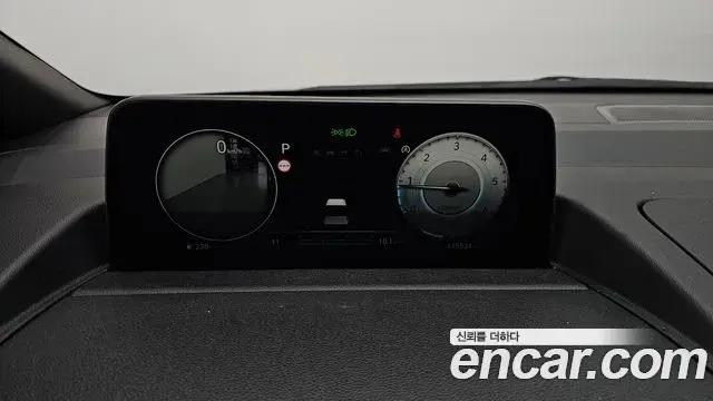Hyundai Staria 2021 — ფოტო 18/20