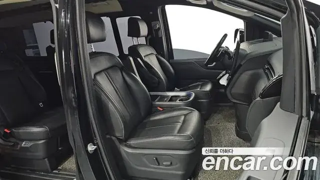 Hyundai Staria 2021 — ფოტო 15/20